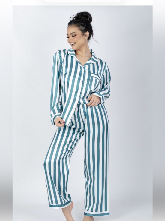 Honeydew Intimates Other - NWT Honeydew  green and White Stripe Satin Pajama Set